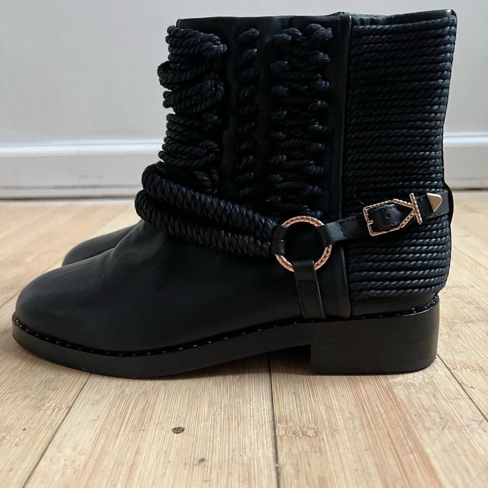Ivy Kirzhner Bond Engineer Black Leather Rope Detail Mid Top Boots Size 7.5 Boho - Picture 3 of 10